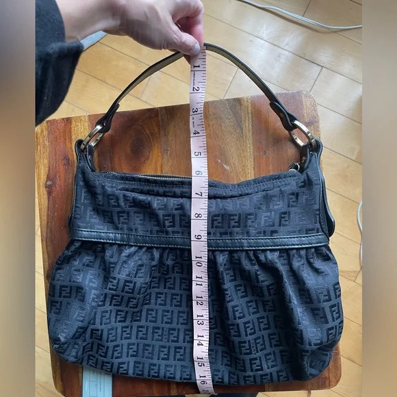 Fendi // vintage Big Tuc Zucchino shoulder bag - Picture 13 of 15